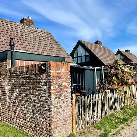 Сasa de vacaciones Close To And Keukenhof