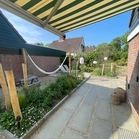 Close To And Keukenhof Нордвейкерхаут